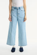 Straight-Leg Pocketed Jeans