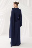 İsalle Belt Pleated Brooch Dress