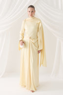 İsalle Belt Pleated Brooch Dress