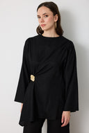 Yuna Side-Brooch Linen Set